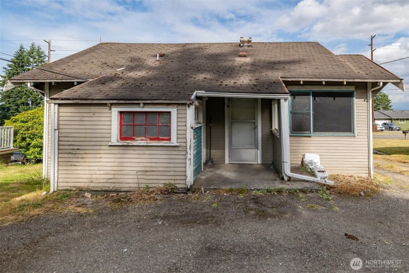 Property photo for 5806 Commercial Avenue, Everett photo 9