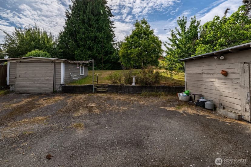 Property photo for 5806 Commercial Avenue, Everett photo 11