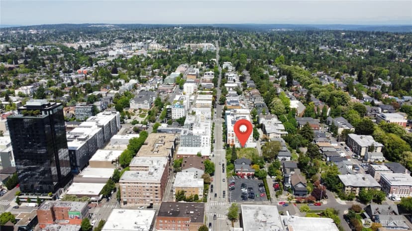Property photo for 4722 - 4730 15th Avenue Ne, Seattle photo 9