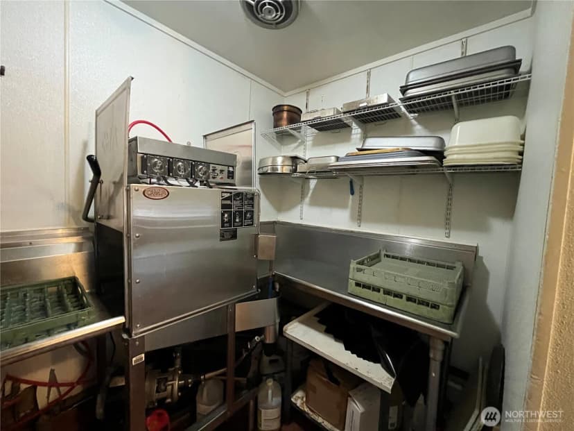 Property photo for 6825 Ne 170th Street, Kenmore photo 4