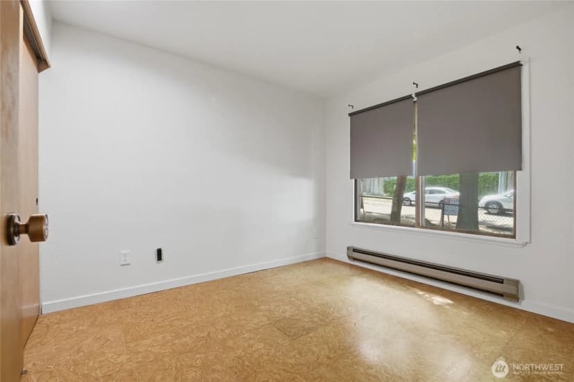 Property photo for 9512 1st Avenue Ne #202, Seattle photo 16