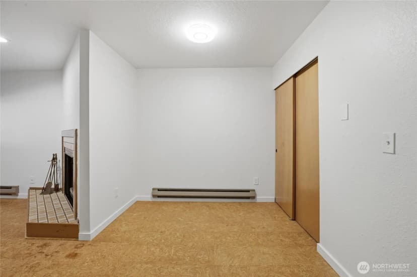 Property photo for 9512 1st Avenue Ne #202, Seattle photo 9