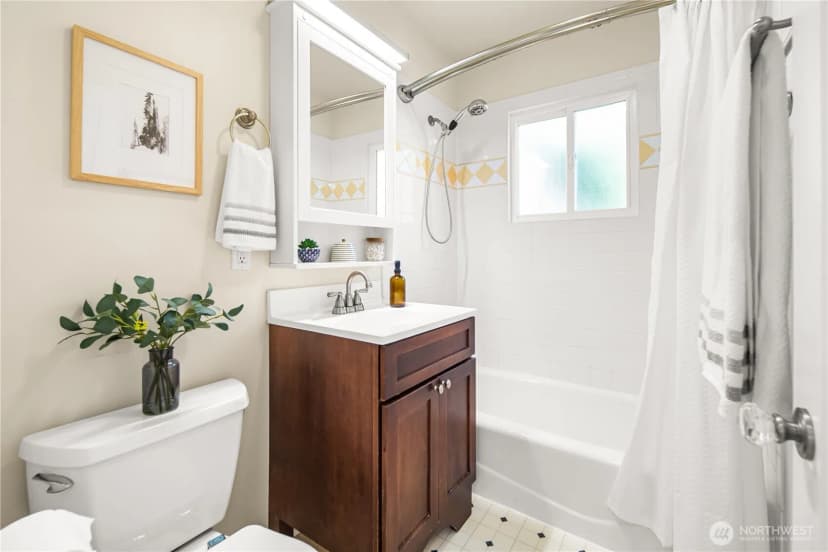 Property photo for 11202 Marine View Drive Sw, Seattle photo 22