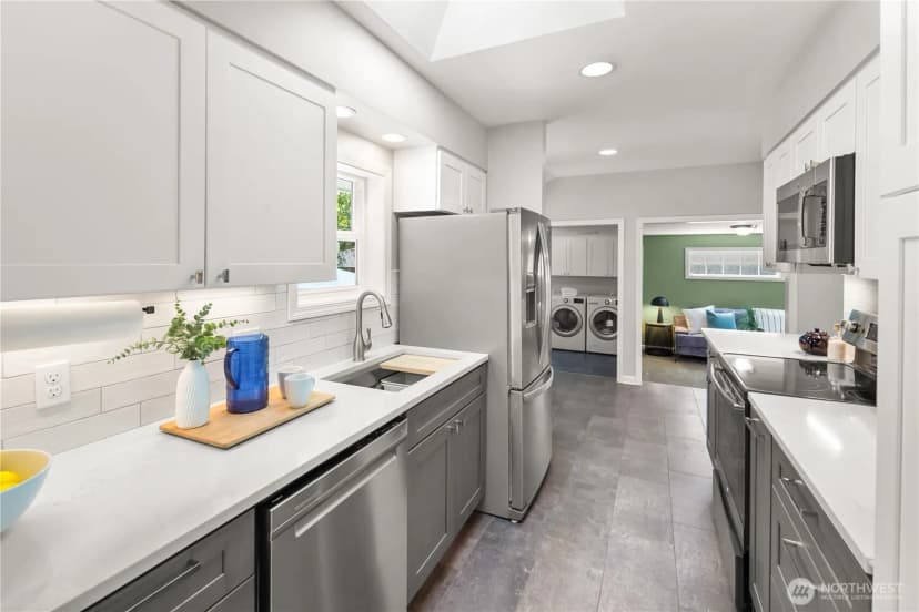 Property photo for 11202 Marine View Drive Sw, Seattle photo 12
