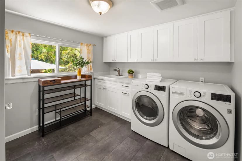 Property photo for 11202 Marine View Drive Sw, Seattle photo 16