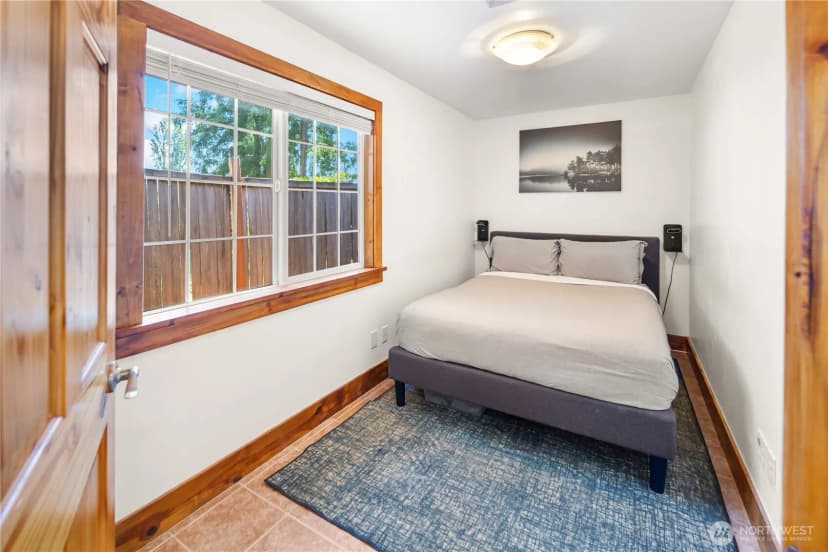 Property photo for 11202 Marine View Drive Sw, Seattle photo 31