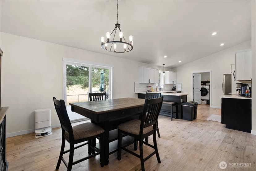 Property photo for 911 W California Road, Shelton photo 11