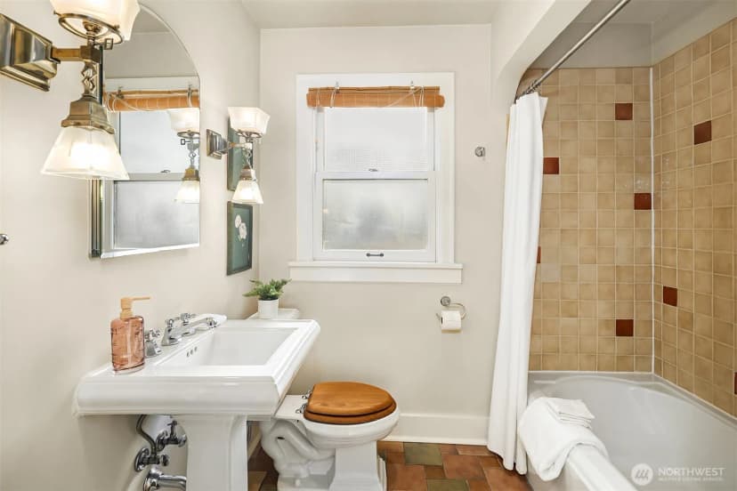 Property photo for 2205 Bigelow Avenue N #6, Seattle photo 23