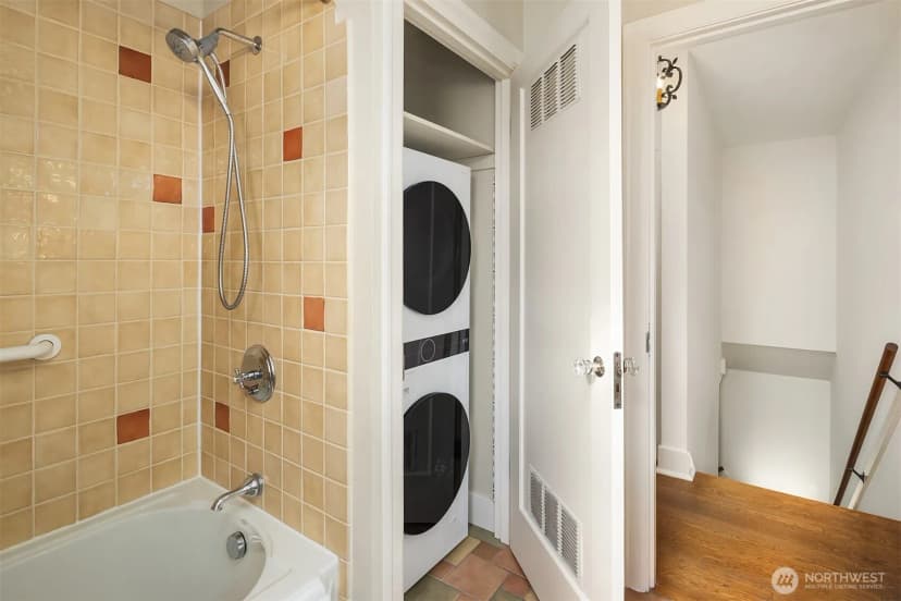 Property photo for 2205 Bigelow Avenue N #6, Seattle photo 24
