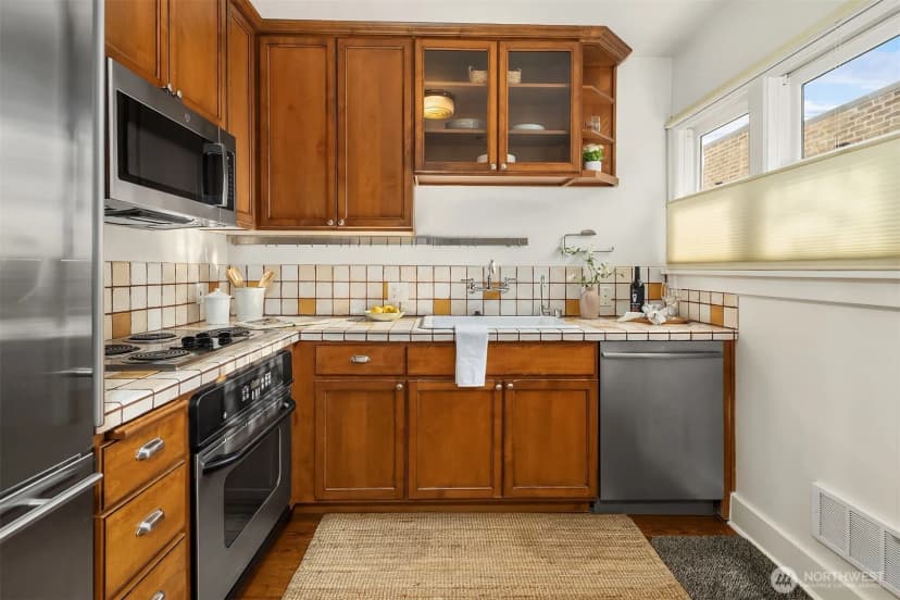 Property photo for 2205 Bigelow Avenue N #6, Seattle photo 11