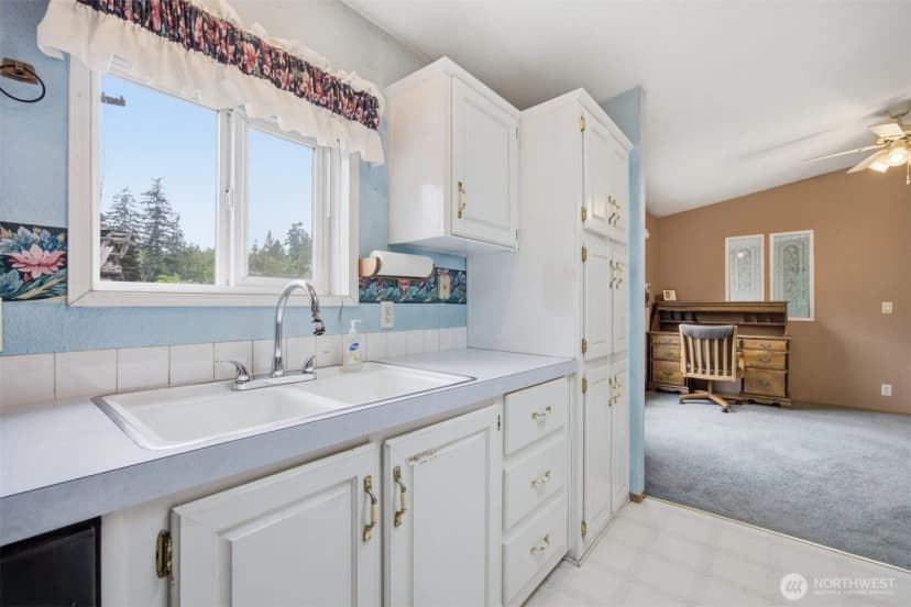 Property photo for 3908 Holtzheimer Trail, Blaine photo 14