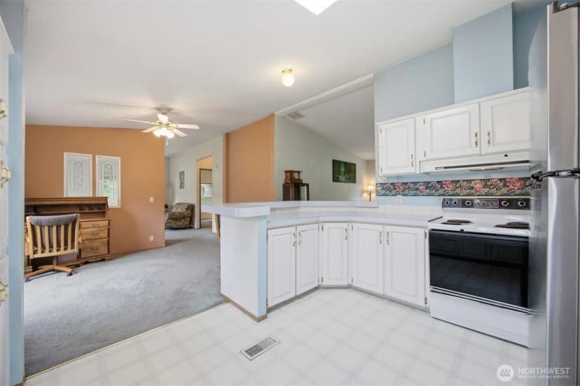 Property photo for 3908 Holtzheimer Trail, Blaine photo 15