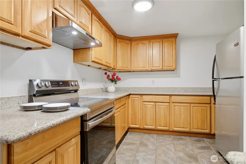 Property photo for 110 174th Place, Bellevue photo 34