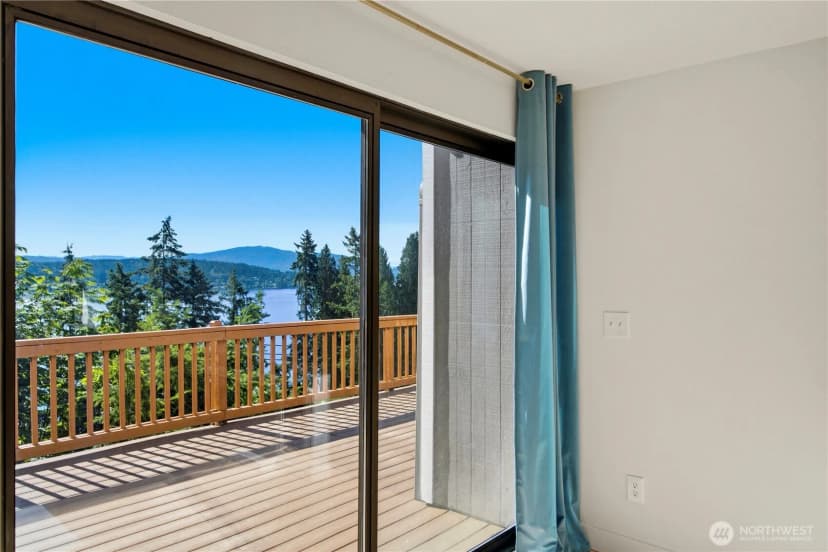Property photo for 110 174th Place, Bellevue photo 15