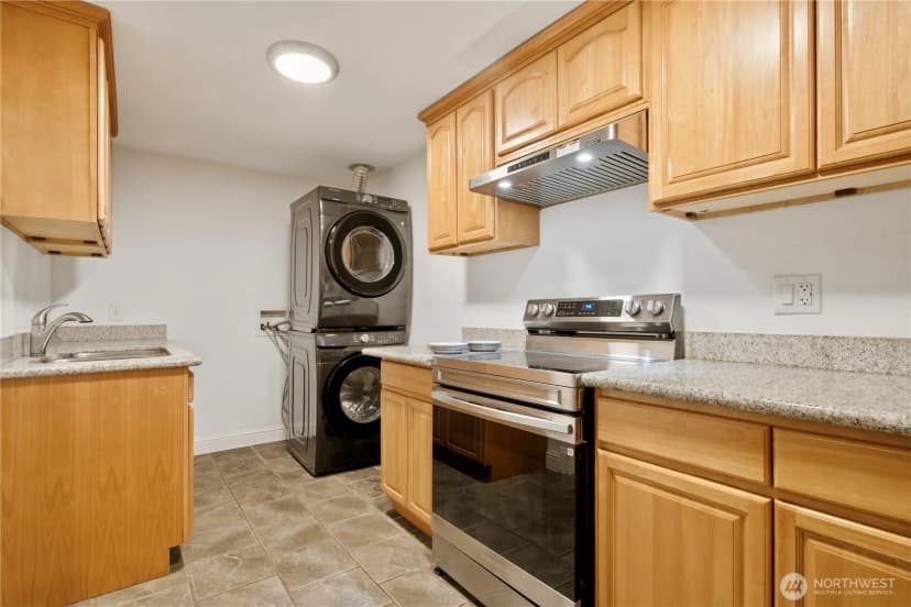 Property photo for 110 174th Place, Bellevue photo 35
