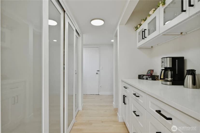 Property photo for 110 174th Place, Bellevue photo 12