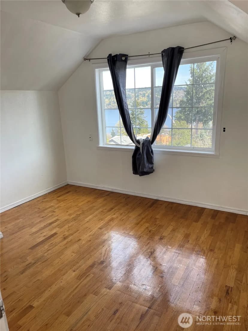 Property photo for 12321 42nd Avenue Ne, Seattle photo 8