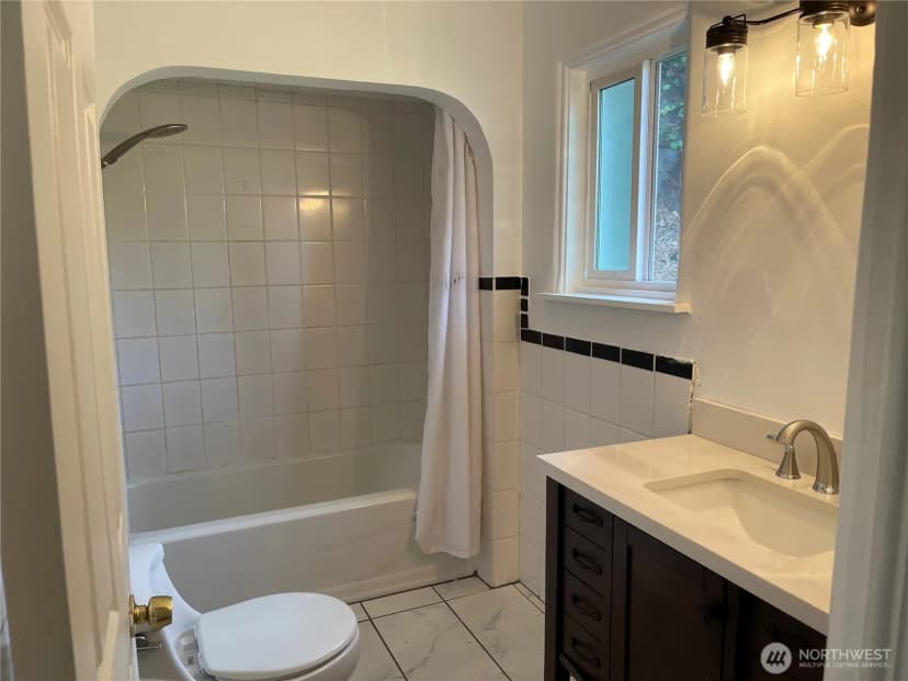 Property photo for 12321 42nd Avenue Ne, Seattle photo 7