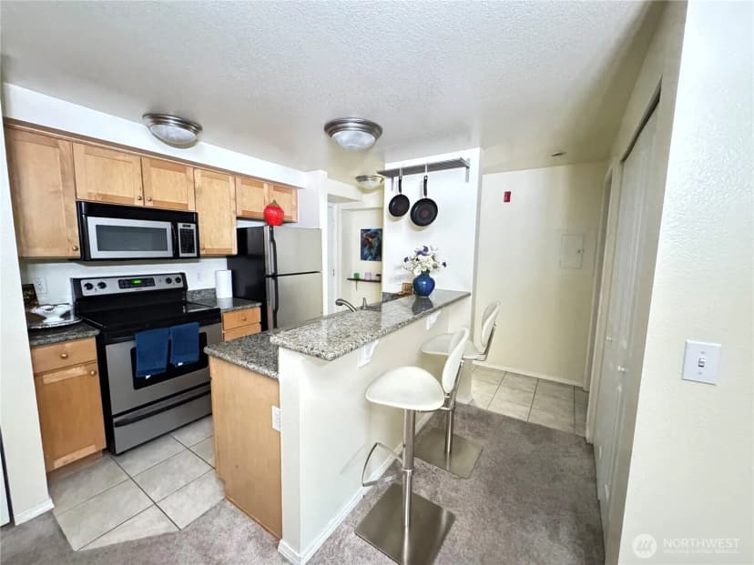 Property photo for 300 10th Avenue #b305, Seattle photo 17