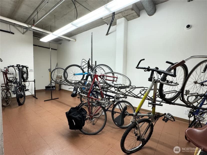 Property photo for 300 10th Avenue #b305, Seattle photo 34