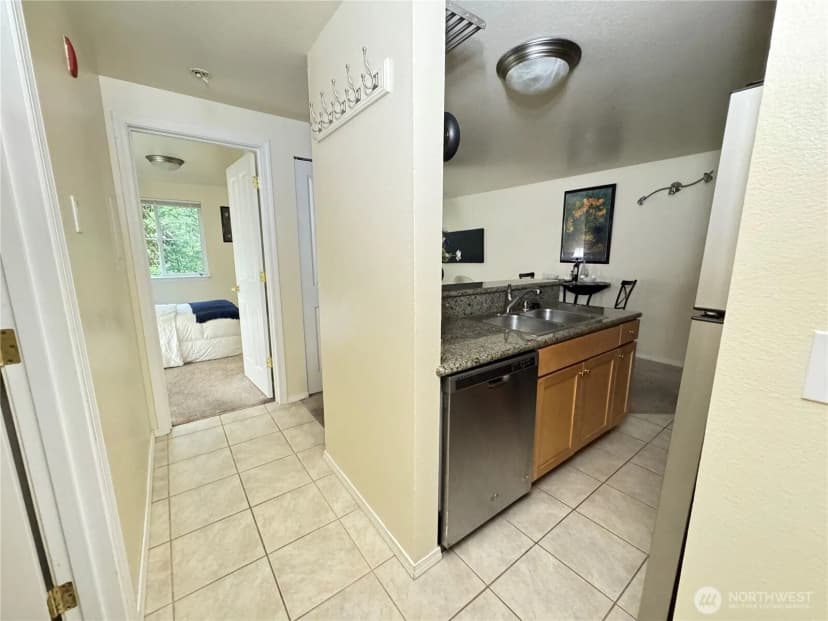 Property photo for 300 10th Avenue #b305, Seattle photo 18