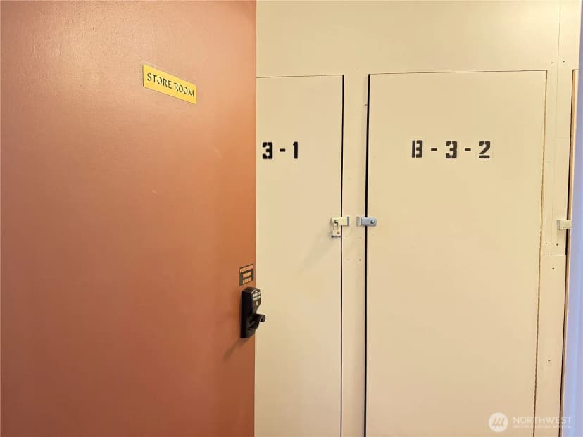 Property photo for 300 10th Avenue #b305, Seattle photo 28