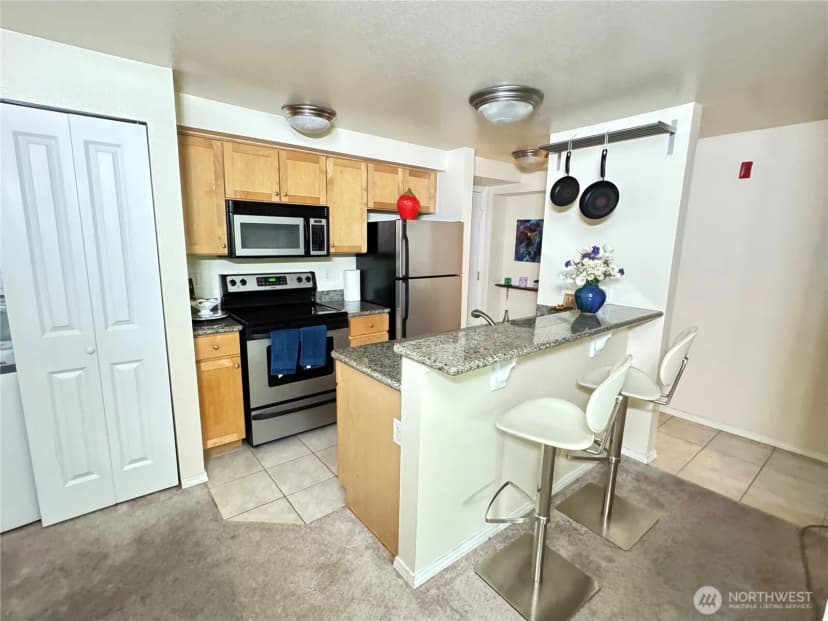 Property photo for 300 10th Avenue #b305, Seattle photo 14
