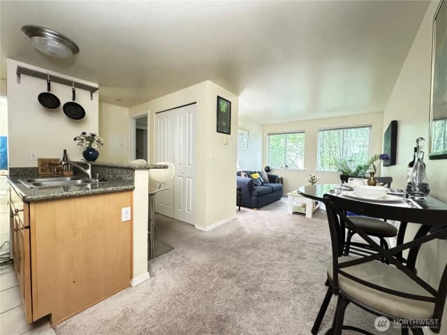 Property photo for 300 10th Avenue #b305, Seattle photo 3