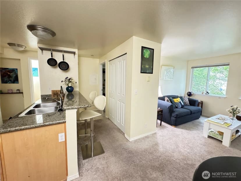 Property photo for 300 10th Avenue #b305, Seattle photo 16