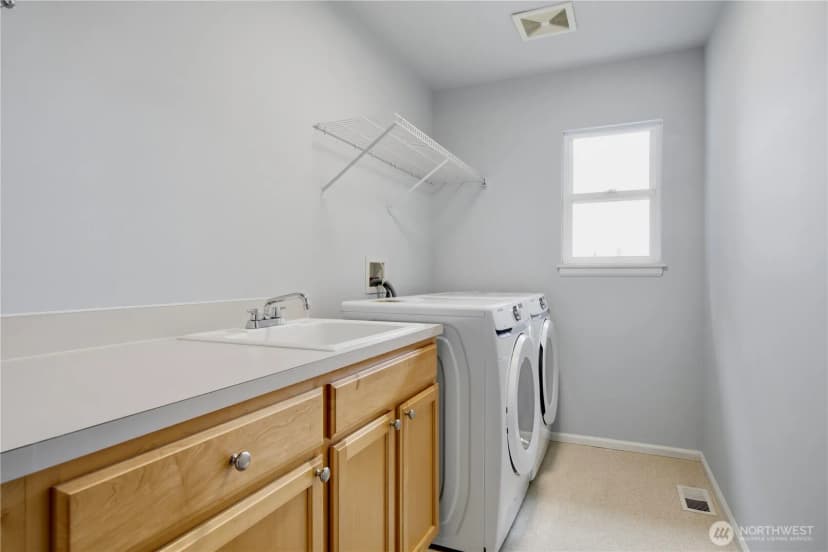 Property photo for 10115 Ne 24th St, Bellevue photo 30