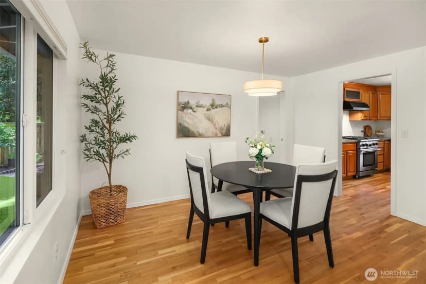 Property photo for 7061 Ne 137th Street, Kirkland photo 6