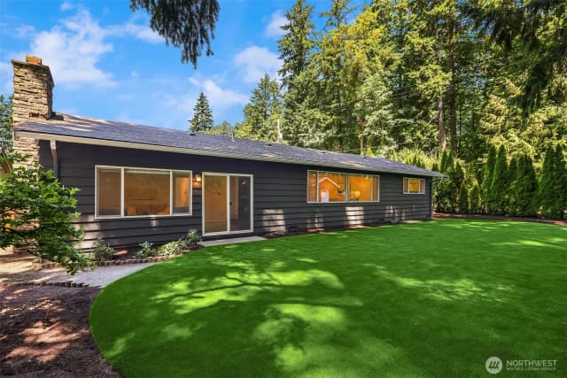 Property photo for 7061 Ne 137th Street, Kirkland photo 2