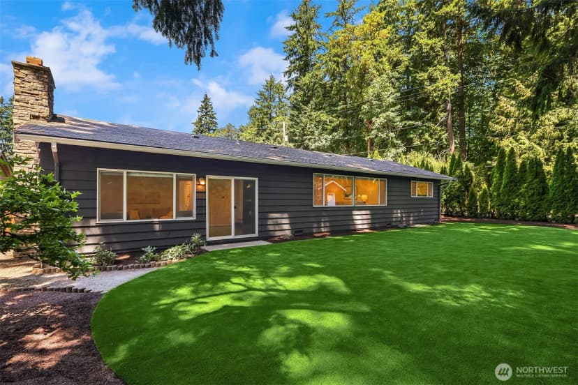Property photo for 7061 Ne 137th Street, Kirkland photo 2