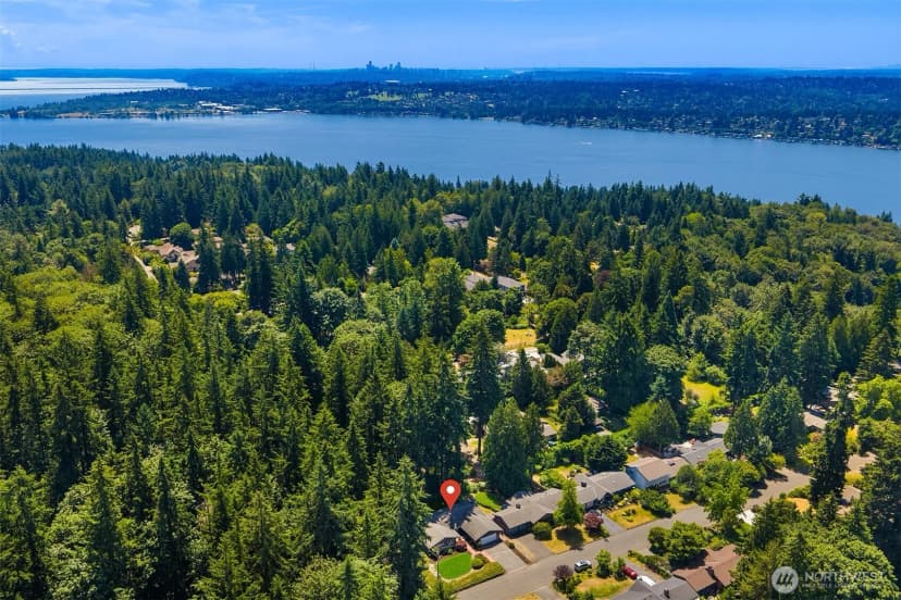 Property photo for 7061 Ne 137th Street, Kirkland photo 26