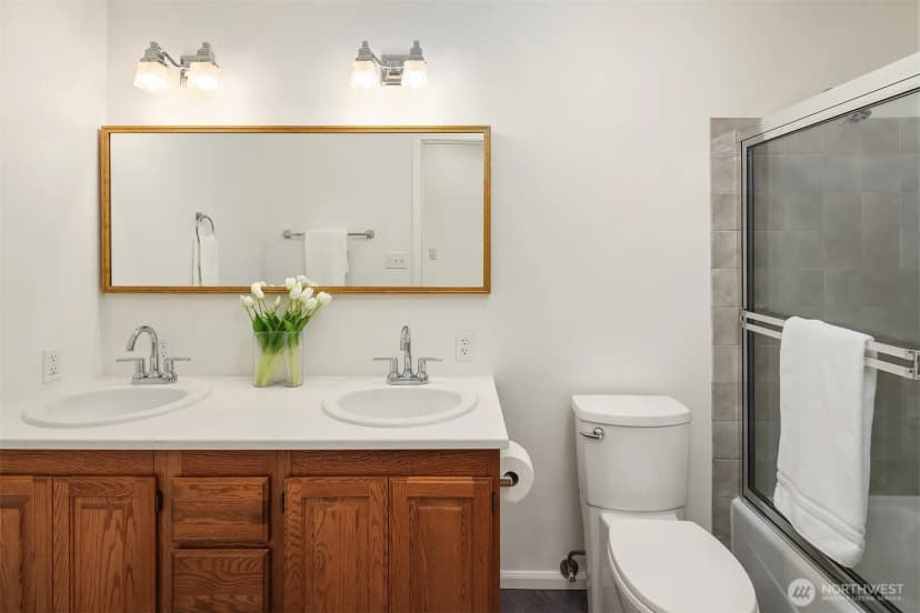 Property photo for 7061 Ne 137th Street, Kirkland photo 14