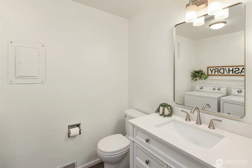 Property photo for 7061 Ne 137th Street, Kirkland photo 17