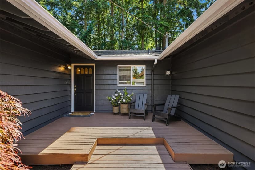 Property photo for 7061 Ne 137th Street, Kirkland photo 3