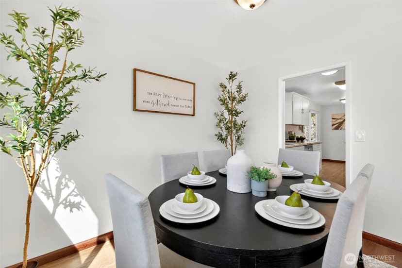 Property photo for 3415 24th Avenue W, Seattle photo 6