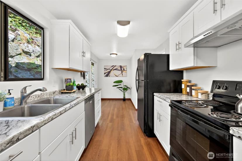 Property photo for 3415 24th Avenue W, Seattle photo 7