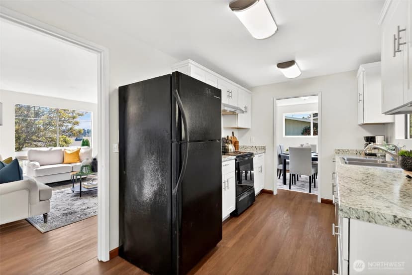 Property photo for 3415 24th Avenue W, Seattle photo 8