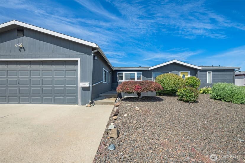 Property photo for 1308 Glacier Place #67, Wenatchee photo 3