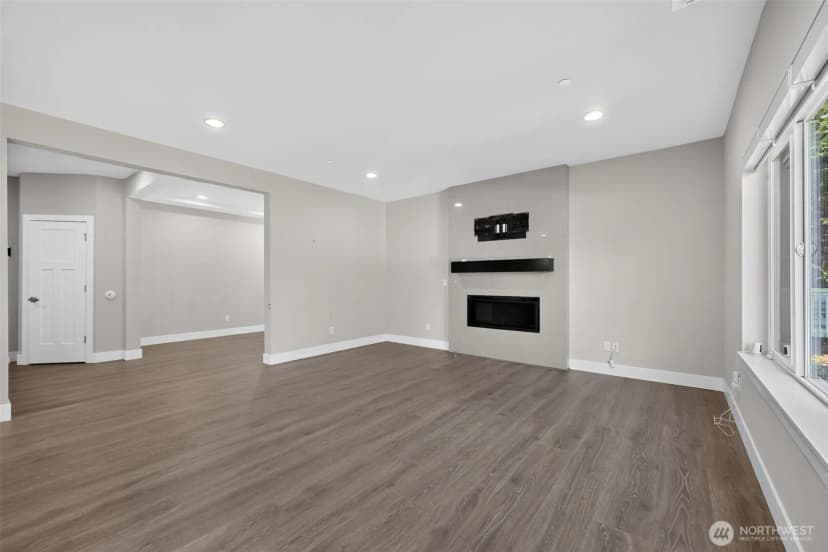 Property photo for 1720 182nd Place Sw, Lynnwood photo 3