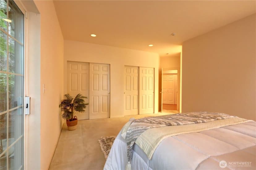 Property photo for 18654 Ne 56th Court #18654, Redmond photo 8