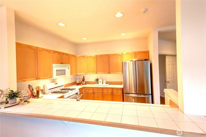 Property photo for 18654 Ne 56th Court #18654, Redmond photo 5