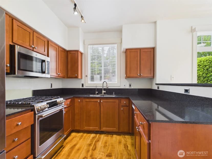 Property photo for 23120 Se Black Nugget Rd Road #a6, Issaquah photo 8