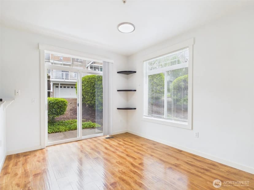 Property photo for 23120 Se Black Nugget Rd Road #a6, Issaquah photo 6
