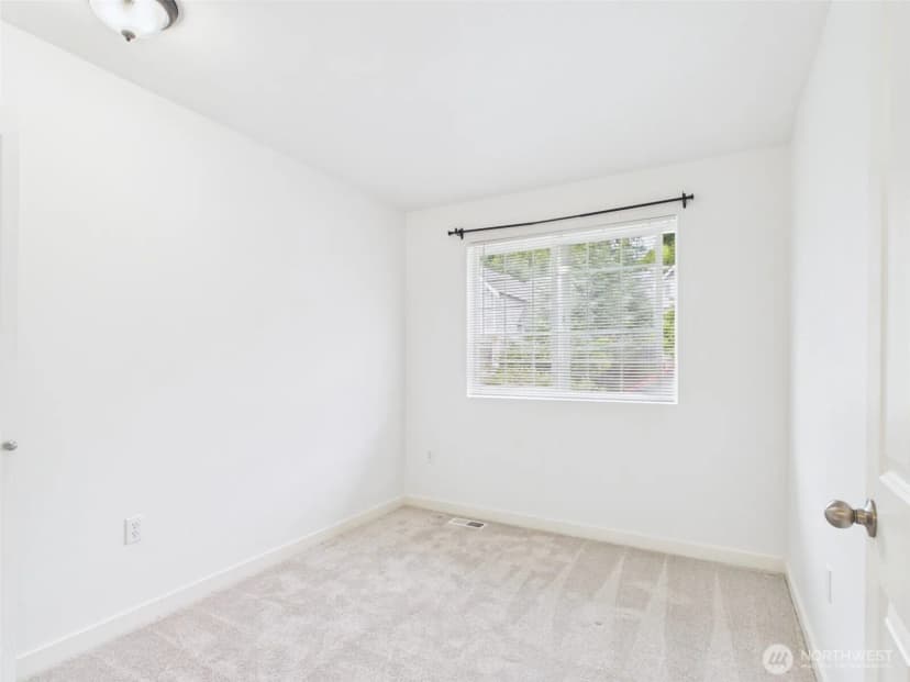 Property photo for 23120 Se Black Nugget Rd Road #a6, Issaquah photo 21