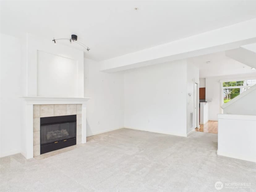 Property photo for 23120 Se Black Nugget Rd Road #a6, Issaquah photo 4
