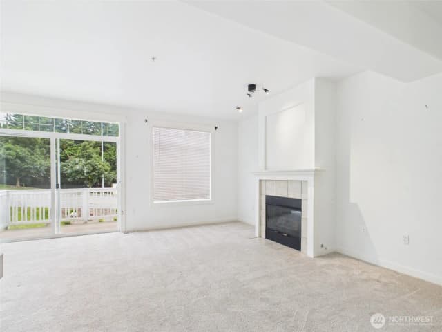 Property photo for 23120 Se Black Nugget Rd Road #a6, Issaquah photo 3