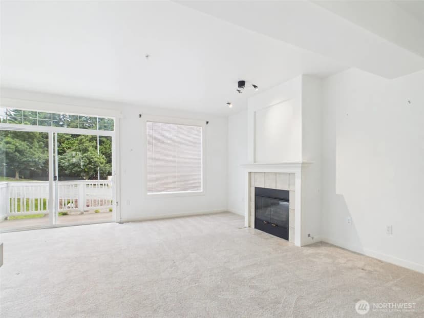 Property photo for 23120 Se Black Nugget Rd Road #a6, Issaquah photo 3